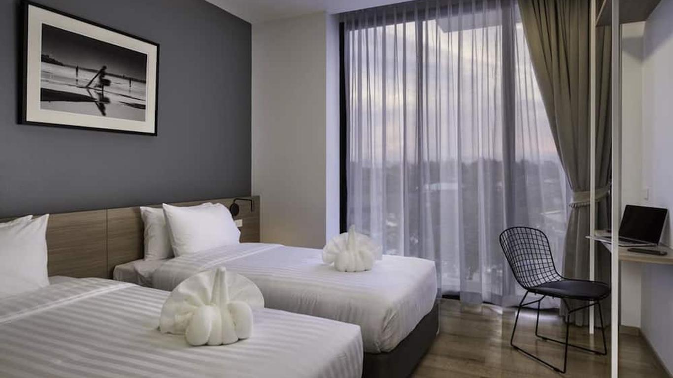 R Photo Hotel