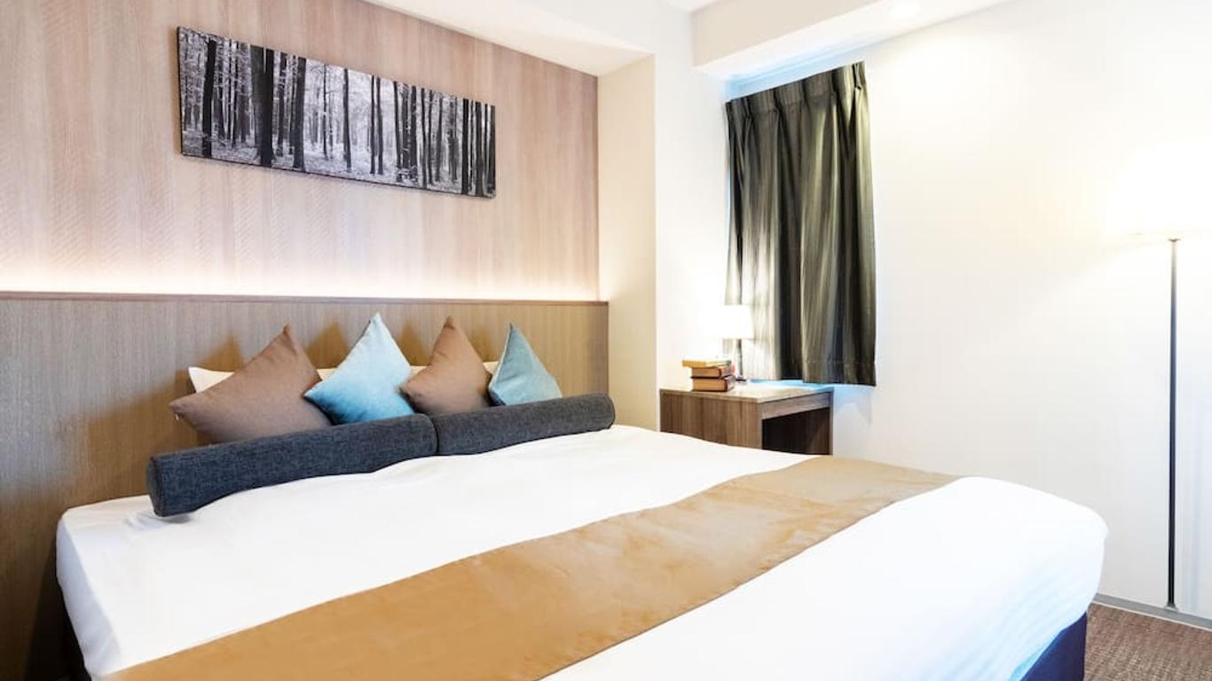 Nippombashi Crystal Hotel