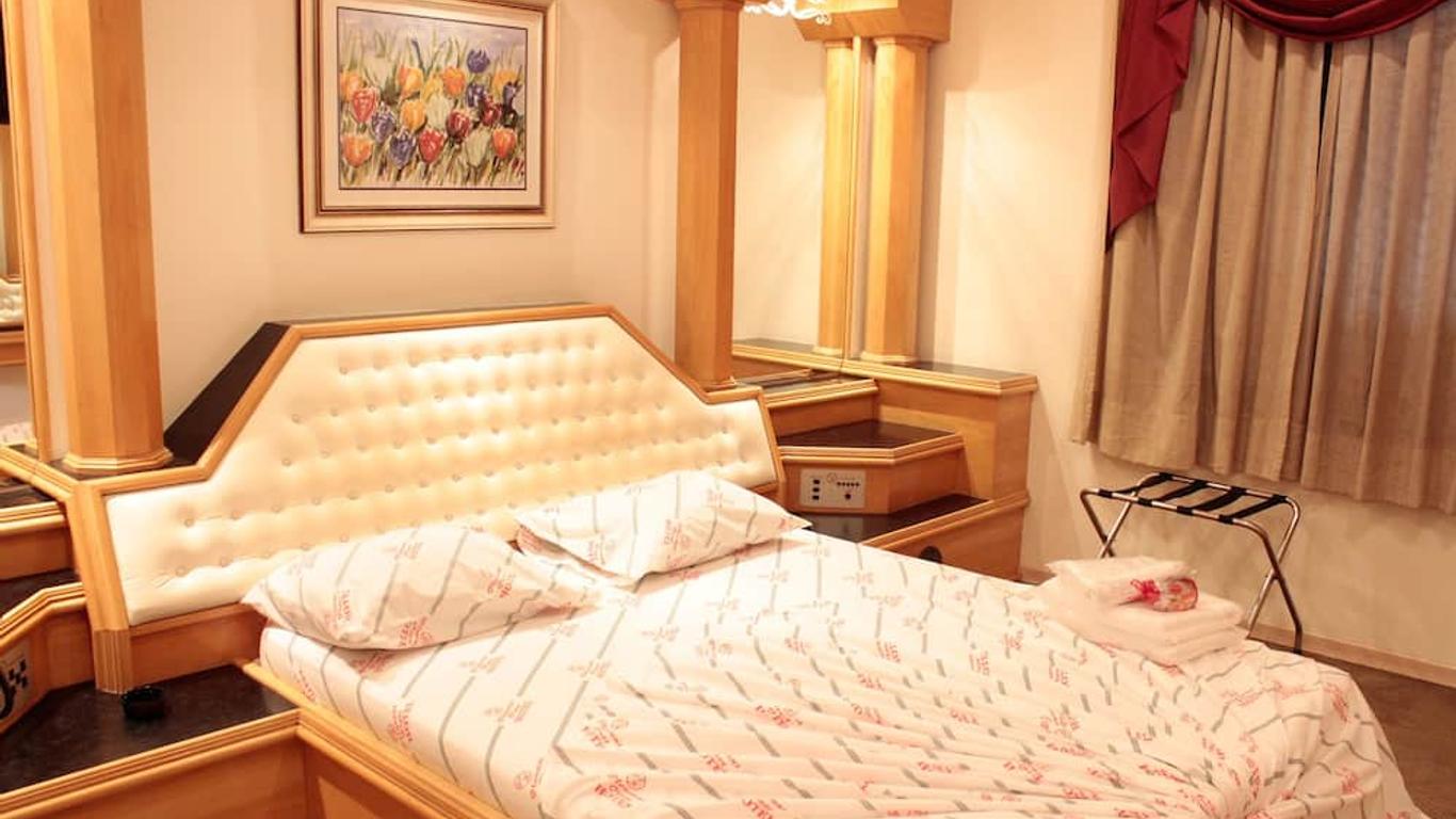 Pleasant Place Hotel