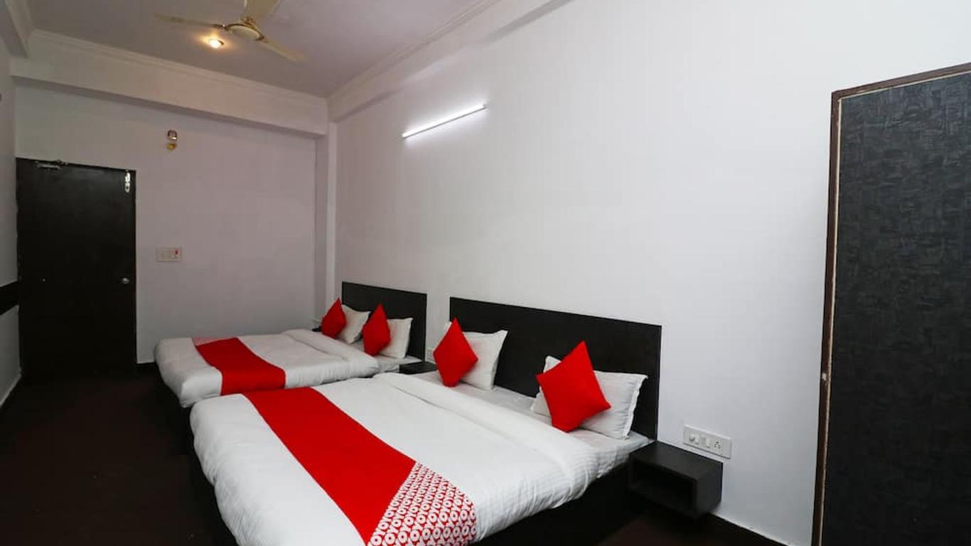OYO 36432 Hotel Tarang