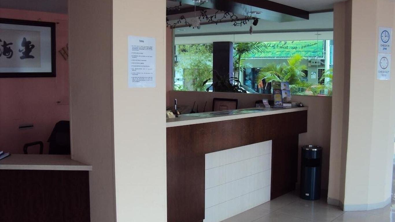 Golden Bay Hotel