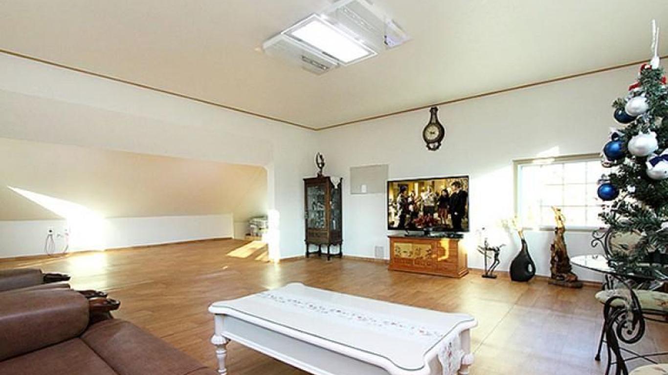Gapyeong Cheongpyeong White Pension