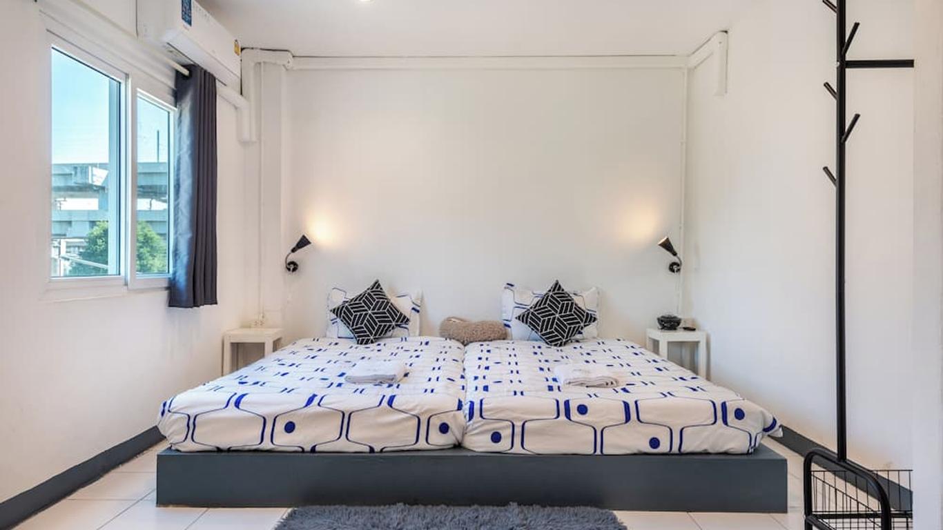 Sloth Hostel Don Mueang
