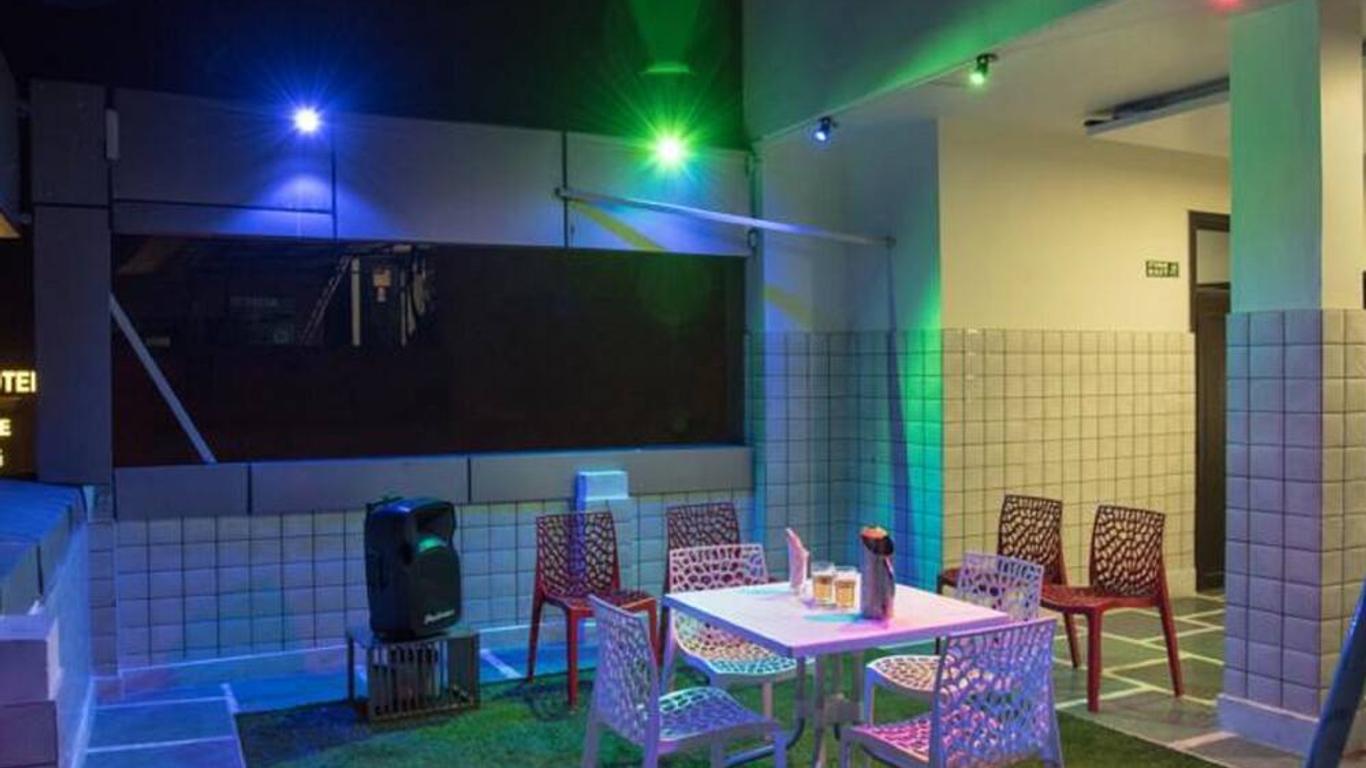 Hotel The Queen By Vivo Hotels