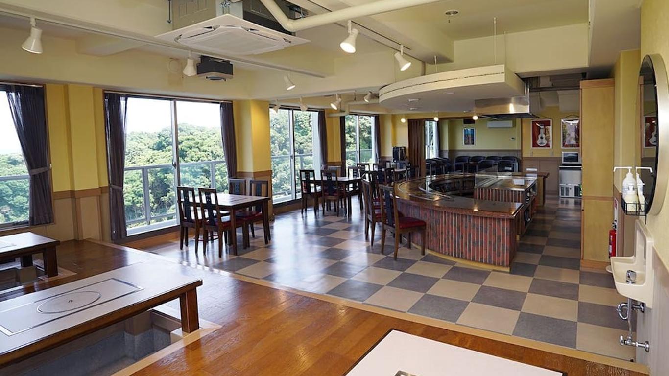 Tobi Hostel And Apartments