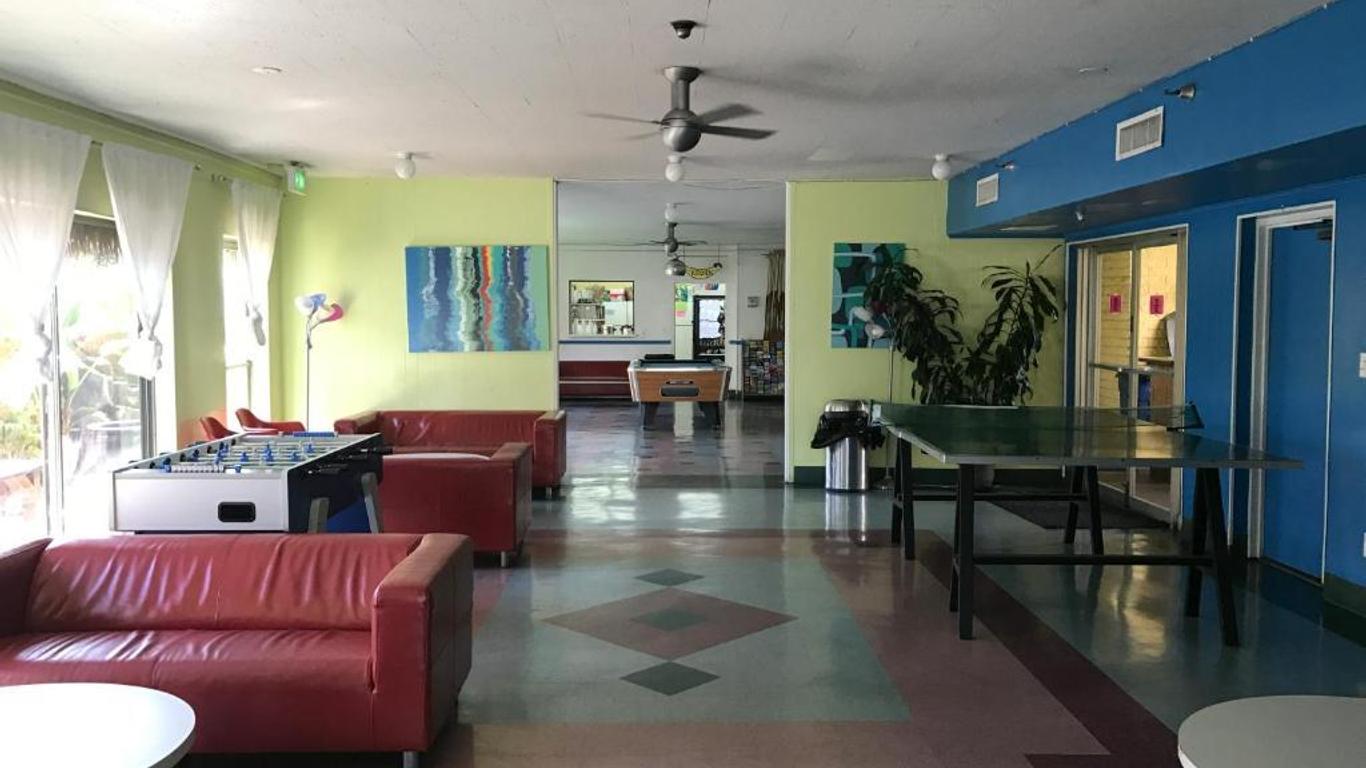 Banana Bungalow West Hollywood Hotel & Hostel