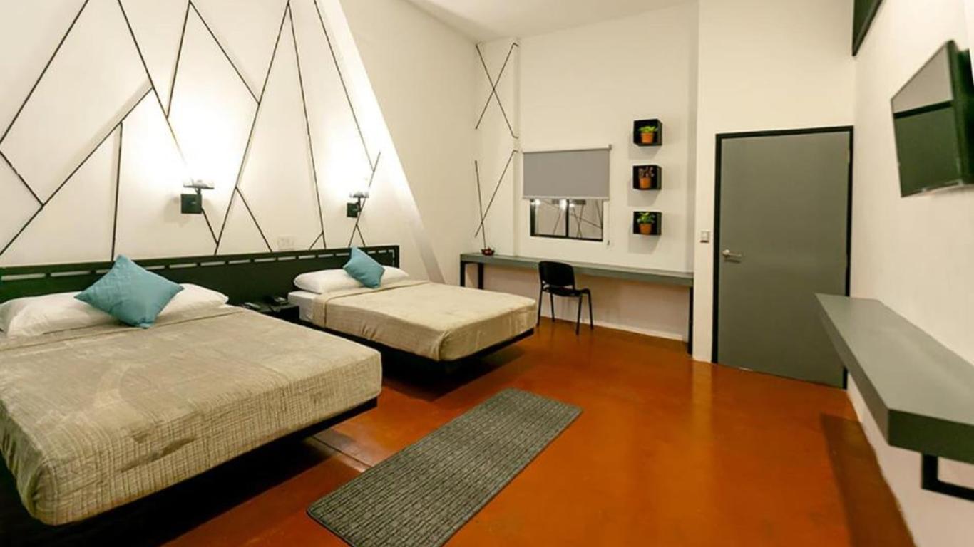 D la Torre Hotel