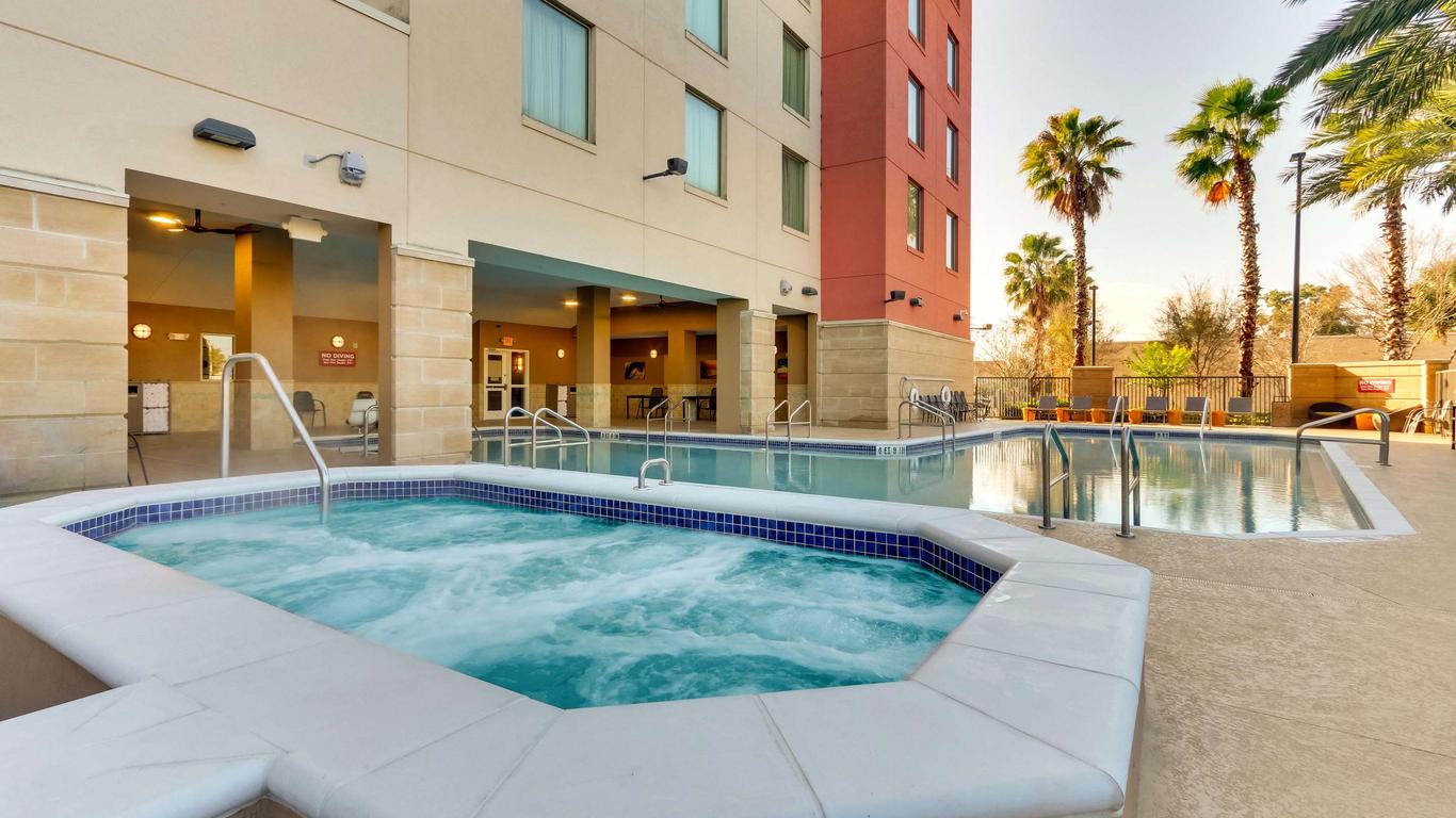 Drury Inn & Suites near Universal Orlando Resort