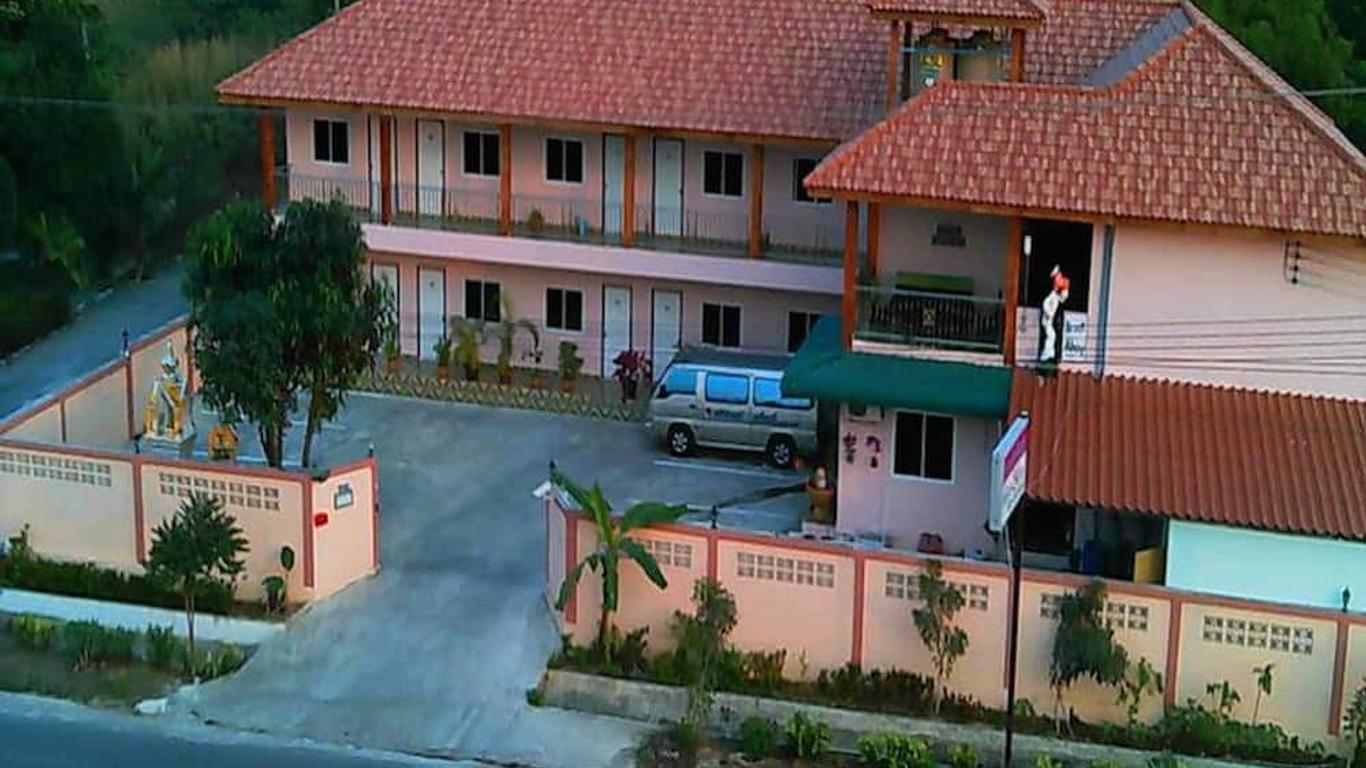 Wattana Hill Resort