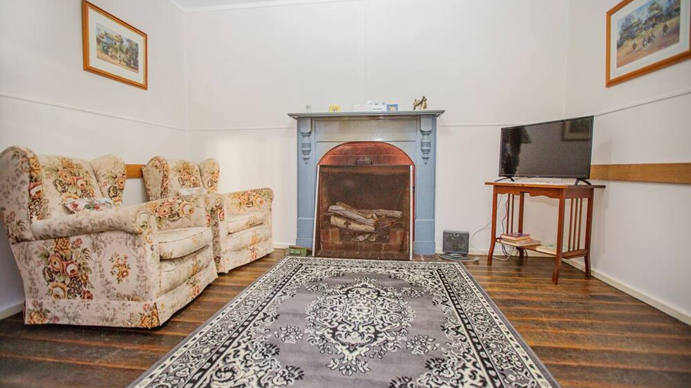 Taranna Cottages
