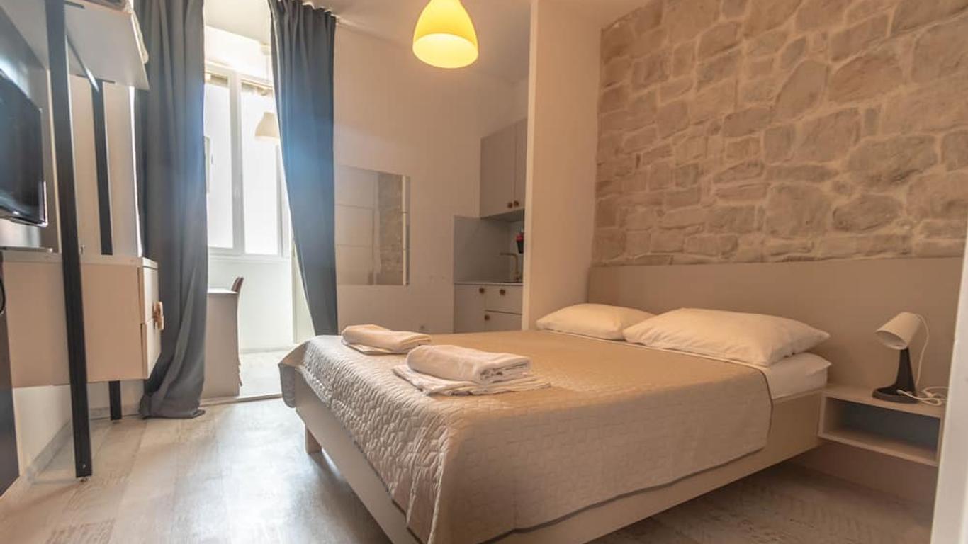 L&B City Center Studios Apartments