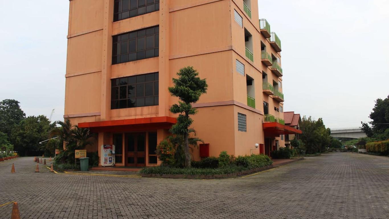 Hotel 678 Cawang powered by Cocotel