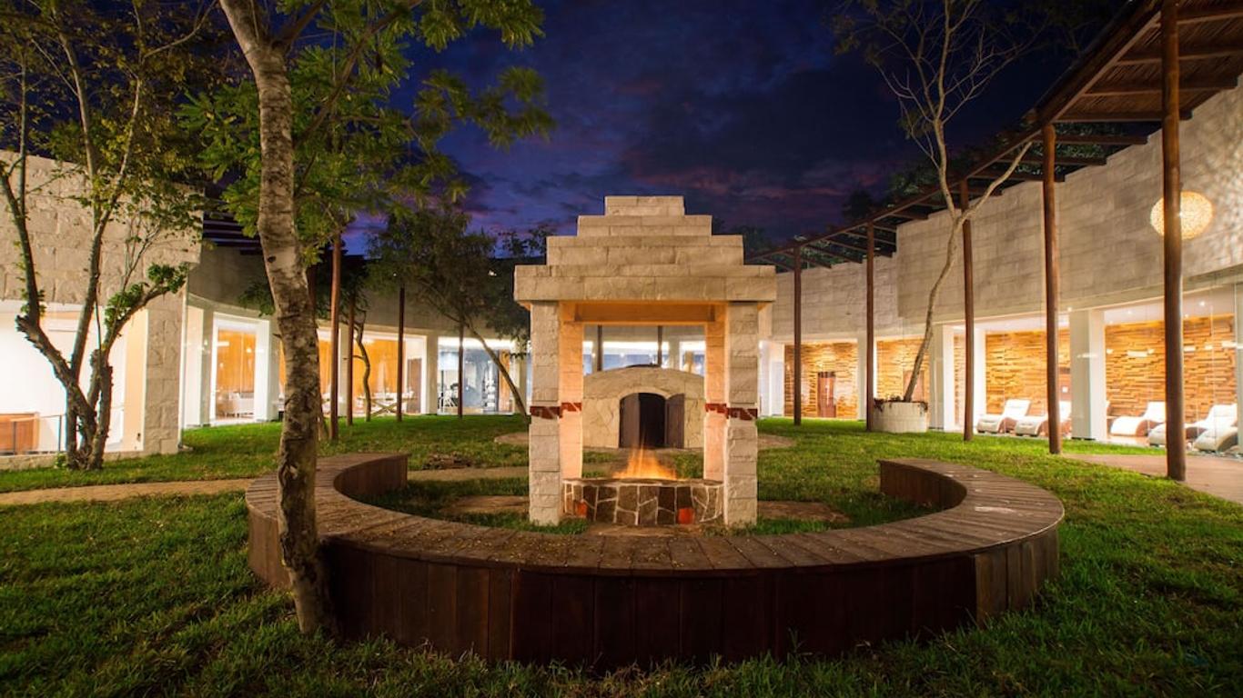 Mia Bacalar Luxury Resort & Spa