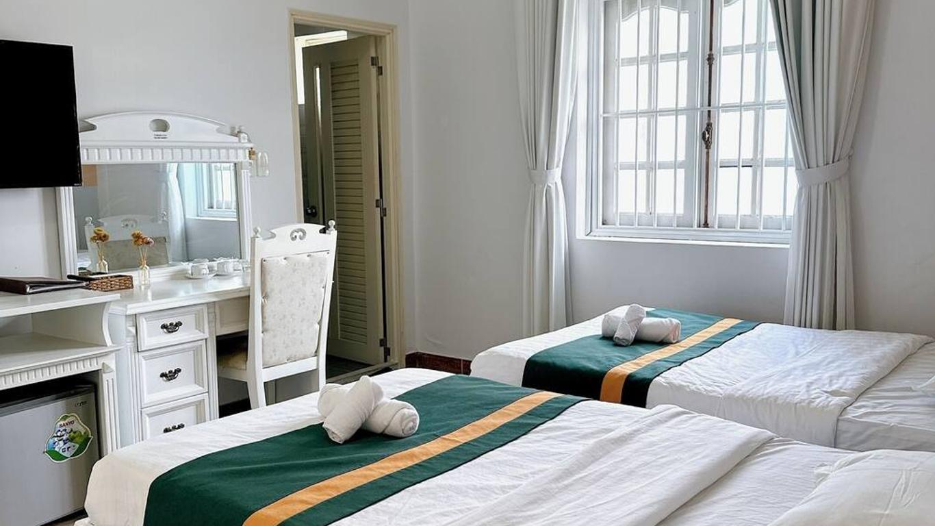 Le Petit Paris Dalat Hotel