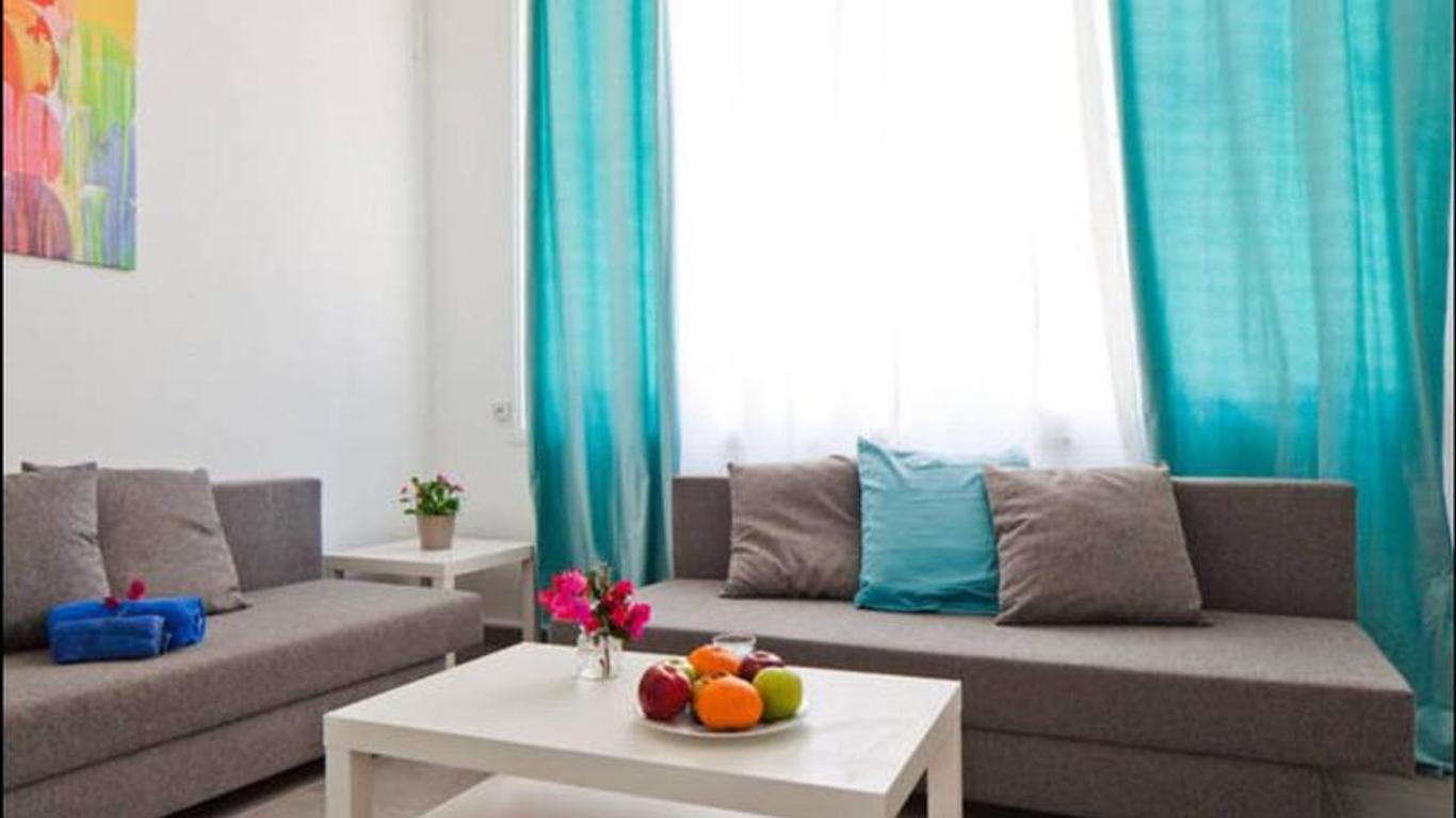 Ha-Carmel Market Apartment