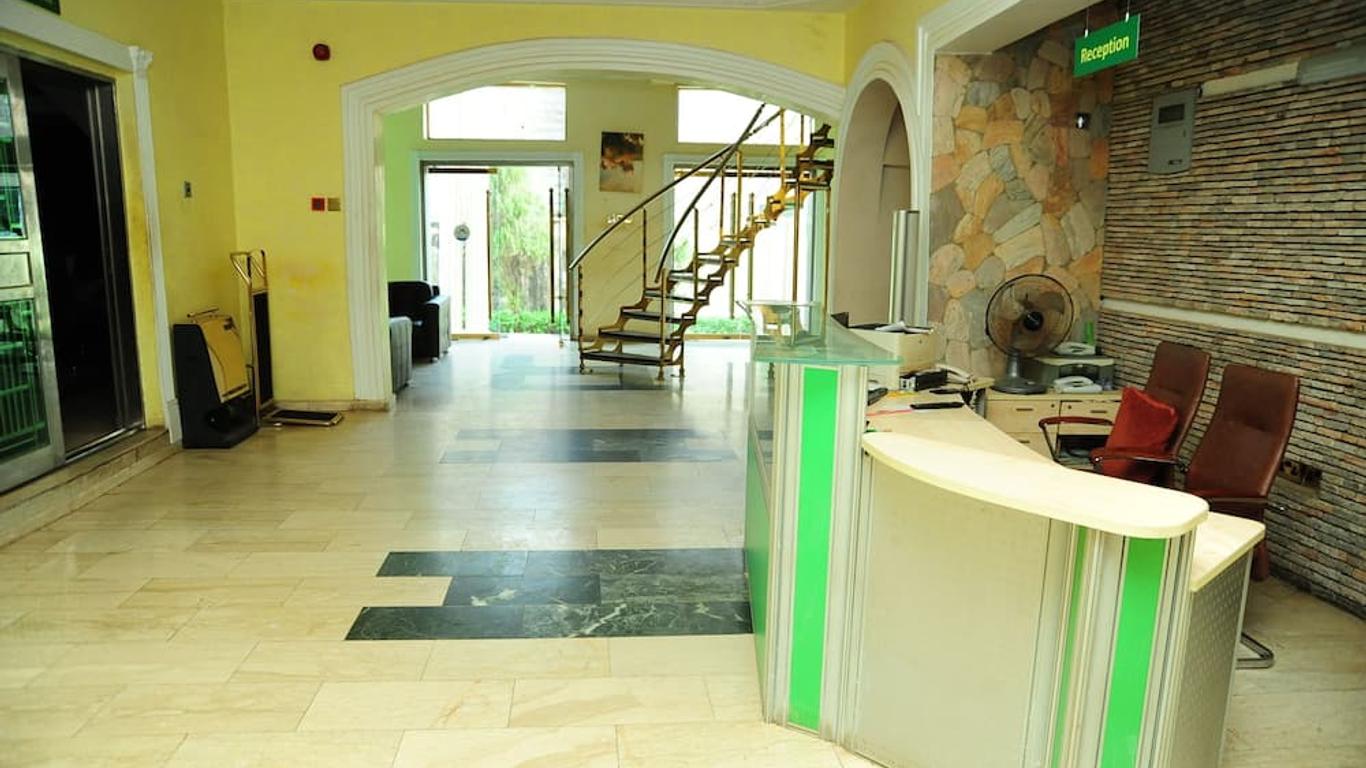 Richton Hotel & Suites