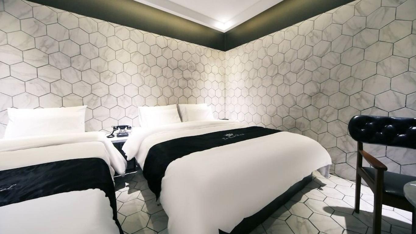 La Luce Hotel
