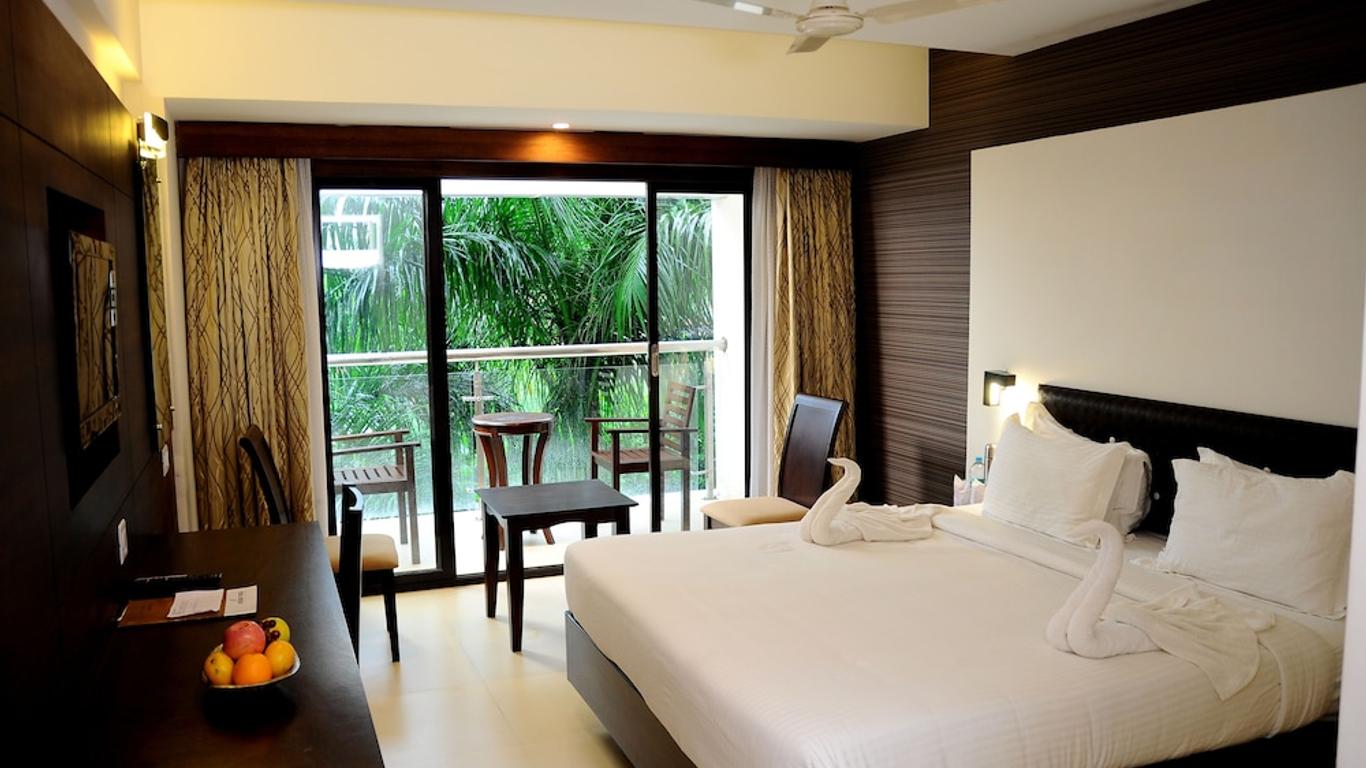 Holiday Vista Thekkady a premium hotel near periyar wild life sanctuary with sky view pool