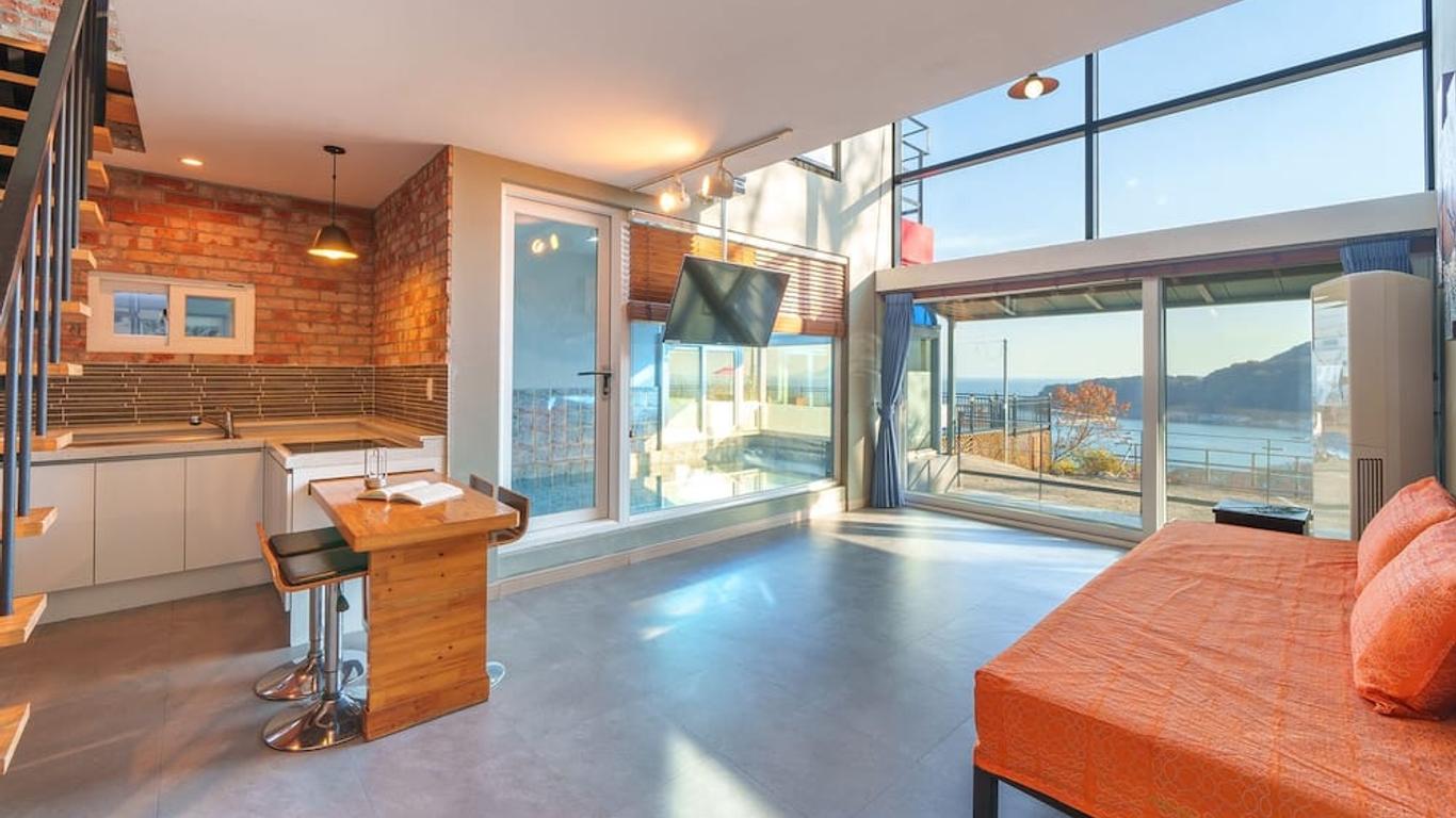 Namhae Aria Spa Pension