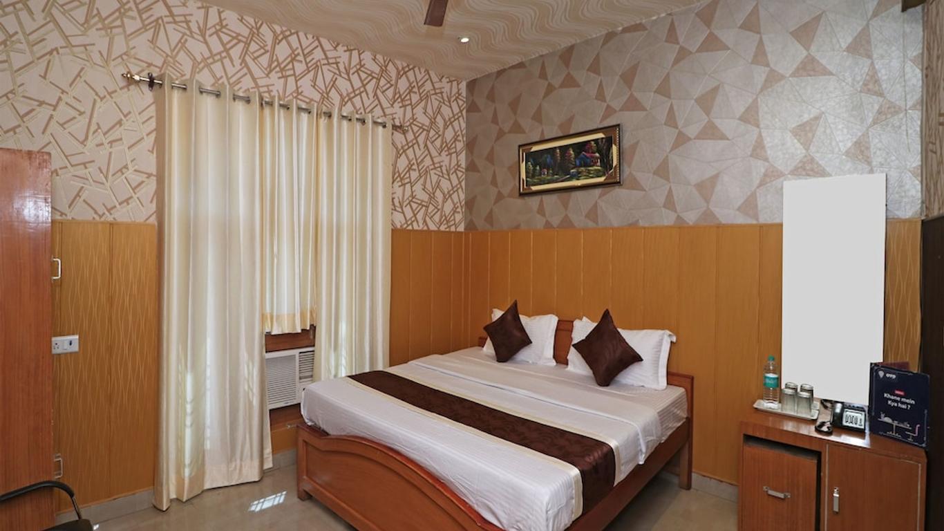 Oyo 13234 Hotel Mahak