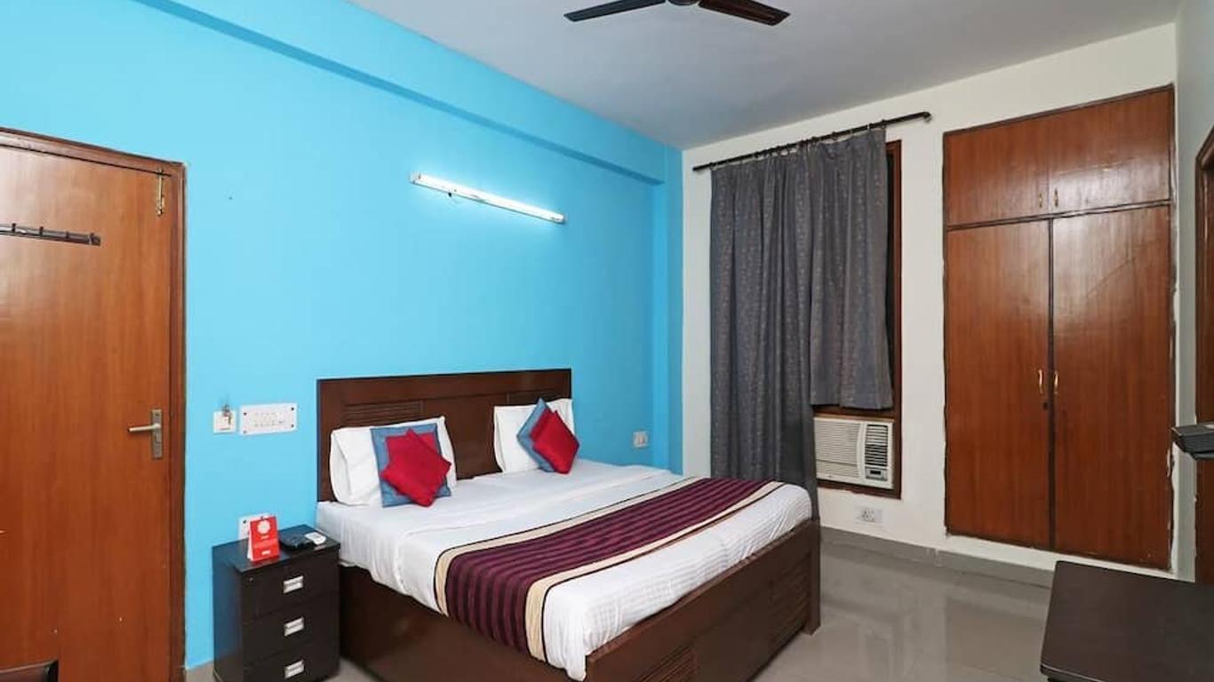 Hotel Akash Palace