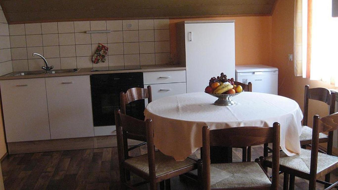 Apartments and rooms Oasis of peace