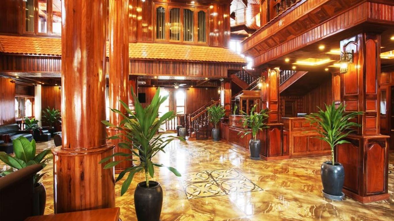 Noraksoeng Grand Palace