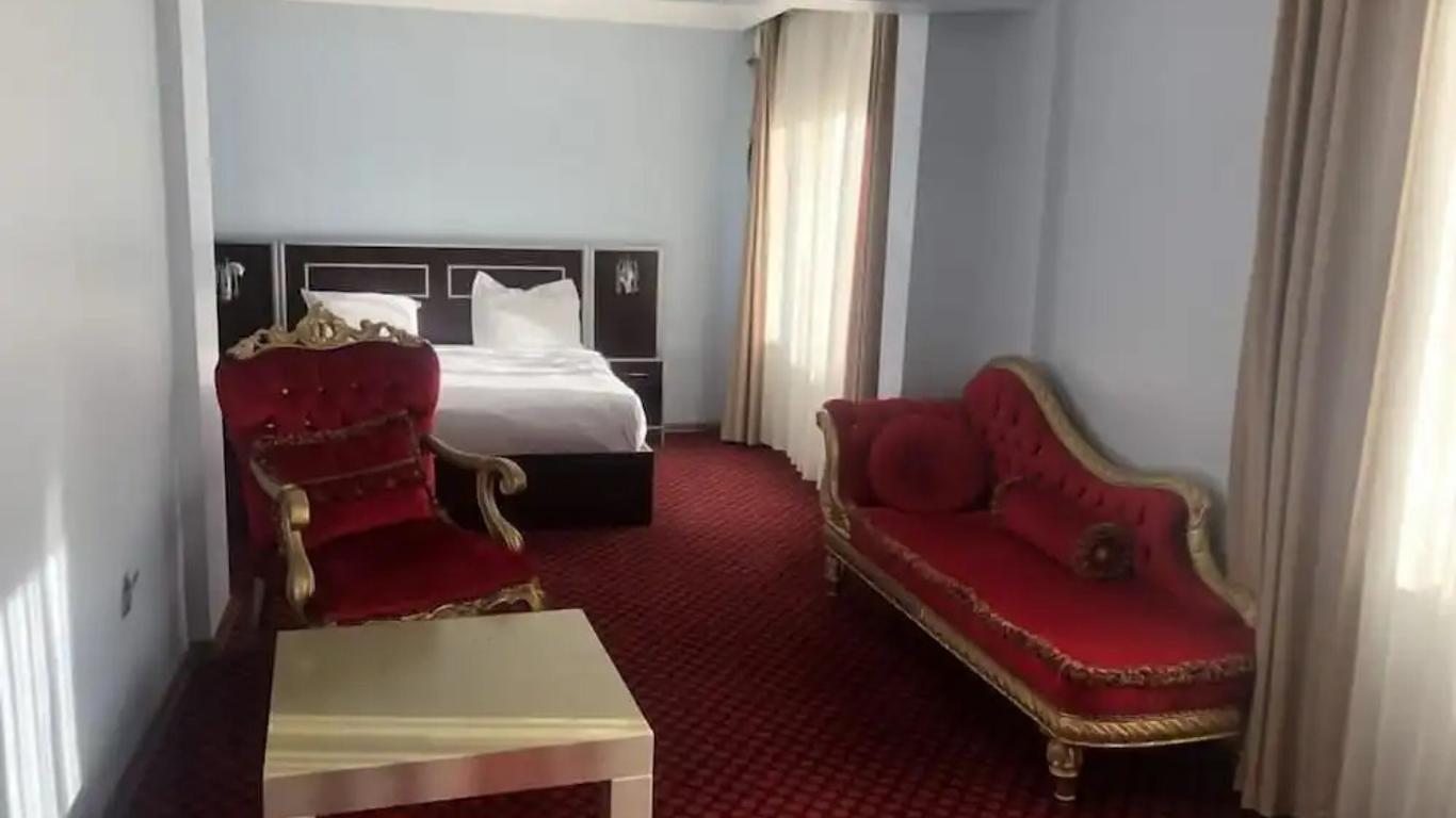 Lifestyle Hotel