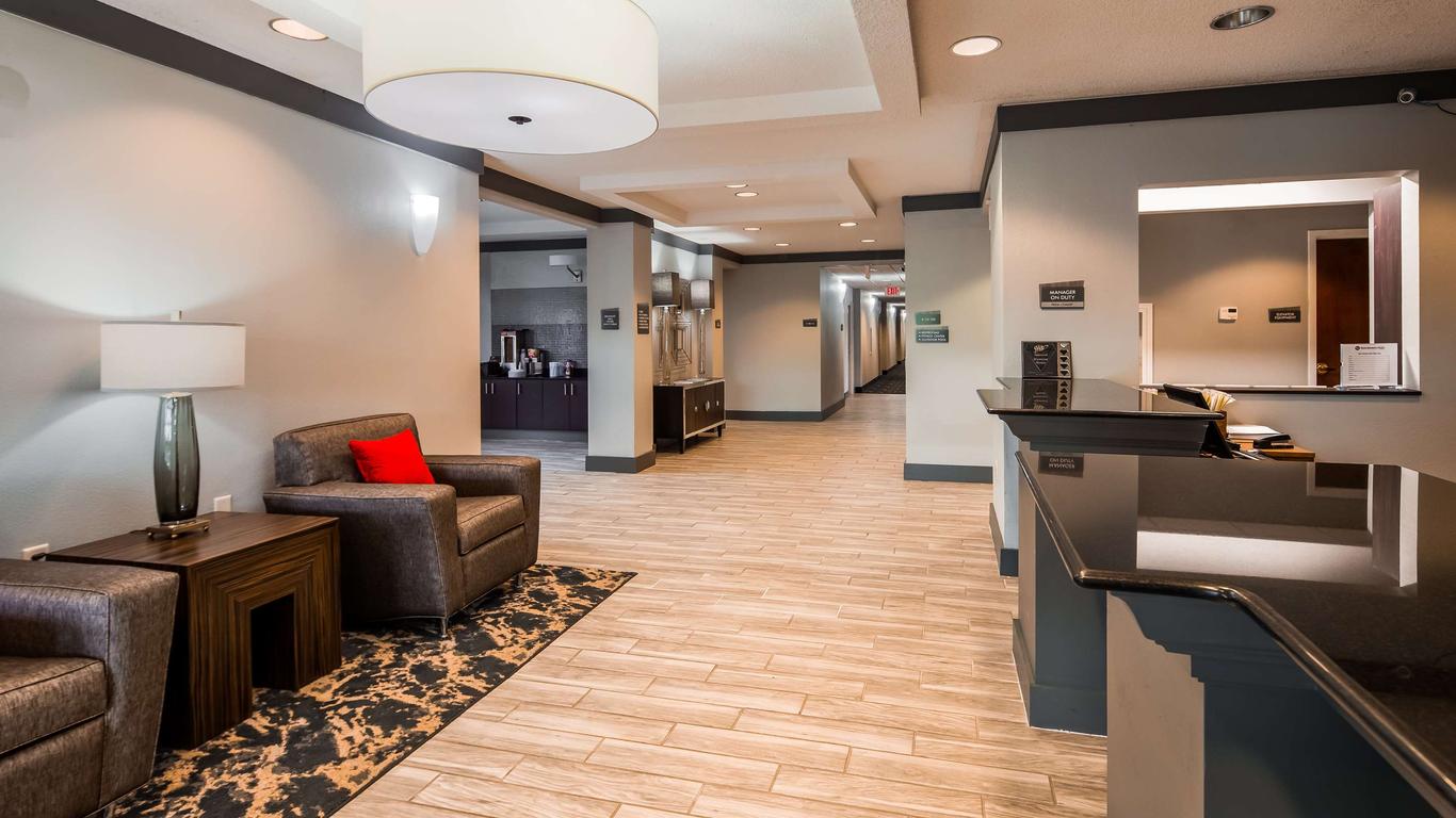 Best Western Plus Philadelphia-Choctaw Hotel and Suites