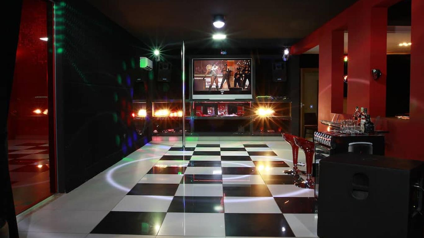 Assahi Motel -Adult Only
