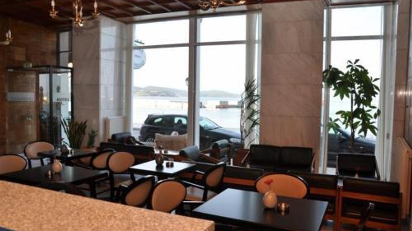 Leonidas Hotel