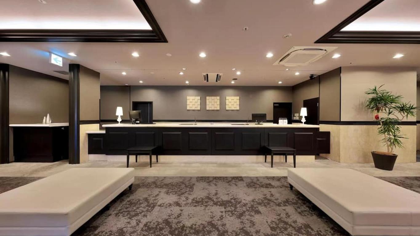 Minamisenri Crystal Hotel