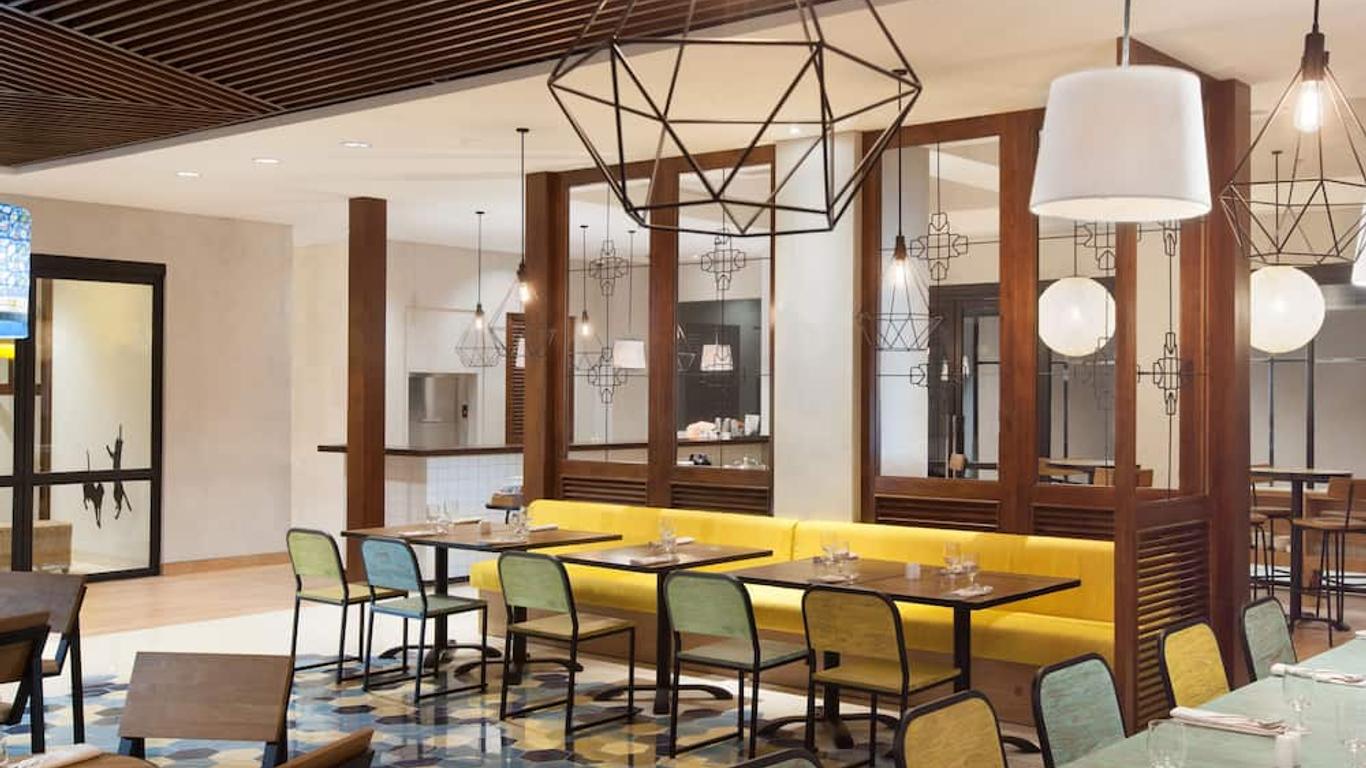 La Lucia Boutique Hotel by Prasanthi