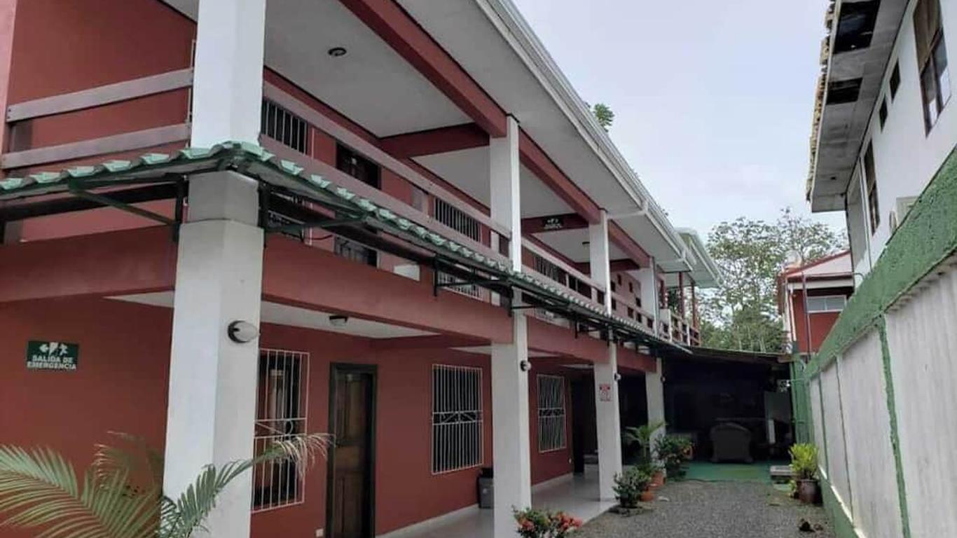Hotel Cabinas Jacomar