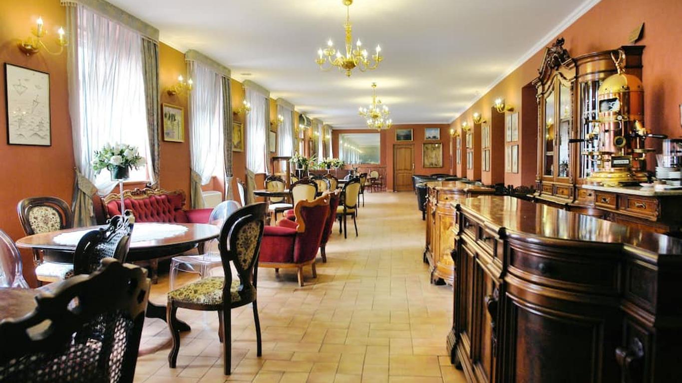 Komoda Club Residence