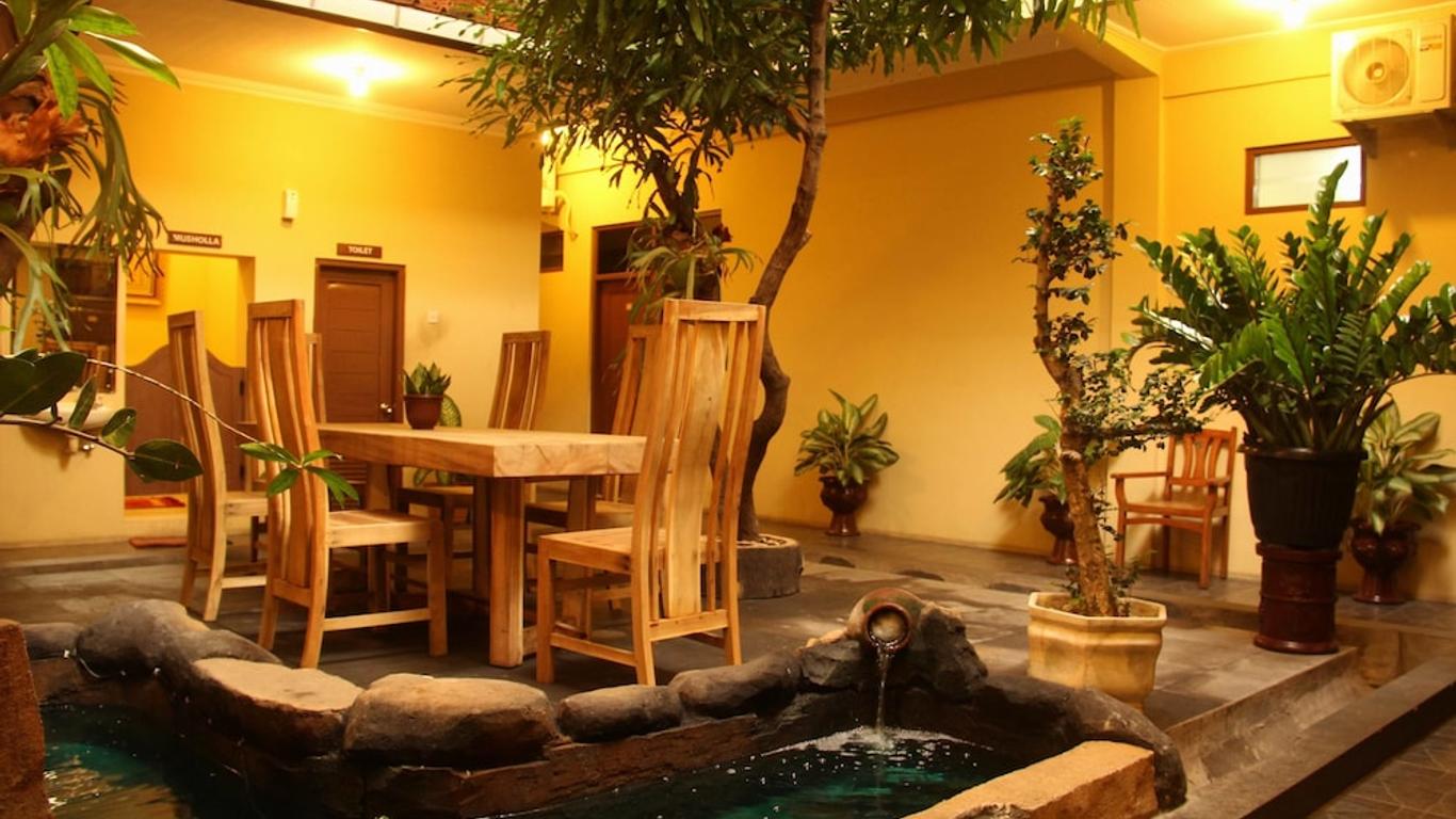 Sagan Huis Hotel