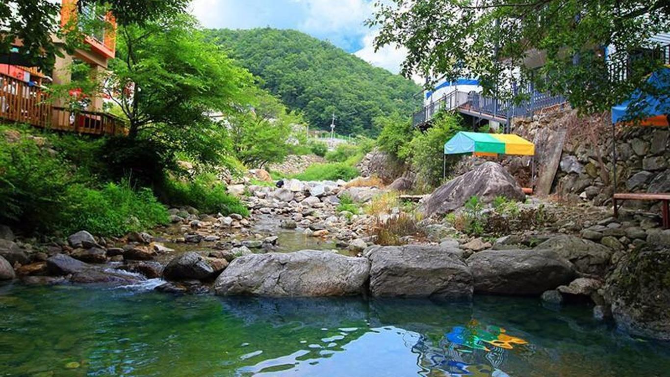 Gapyeong Valley in the Forest Pension
