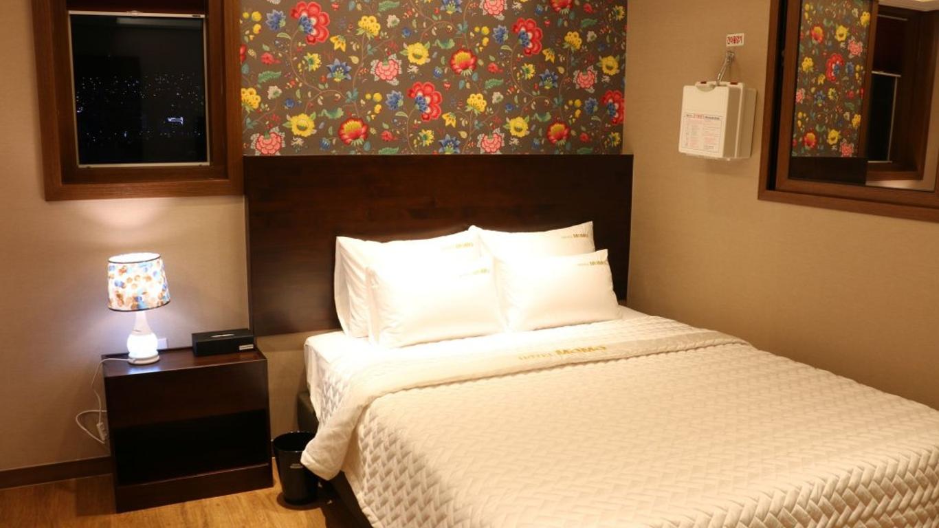 Hotel Momo