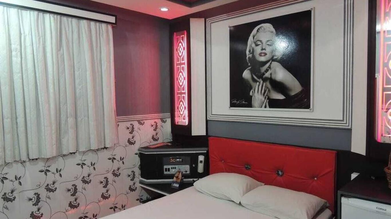 America Motel (Adult Only)