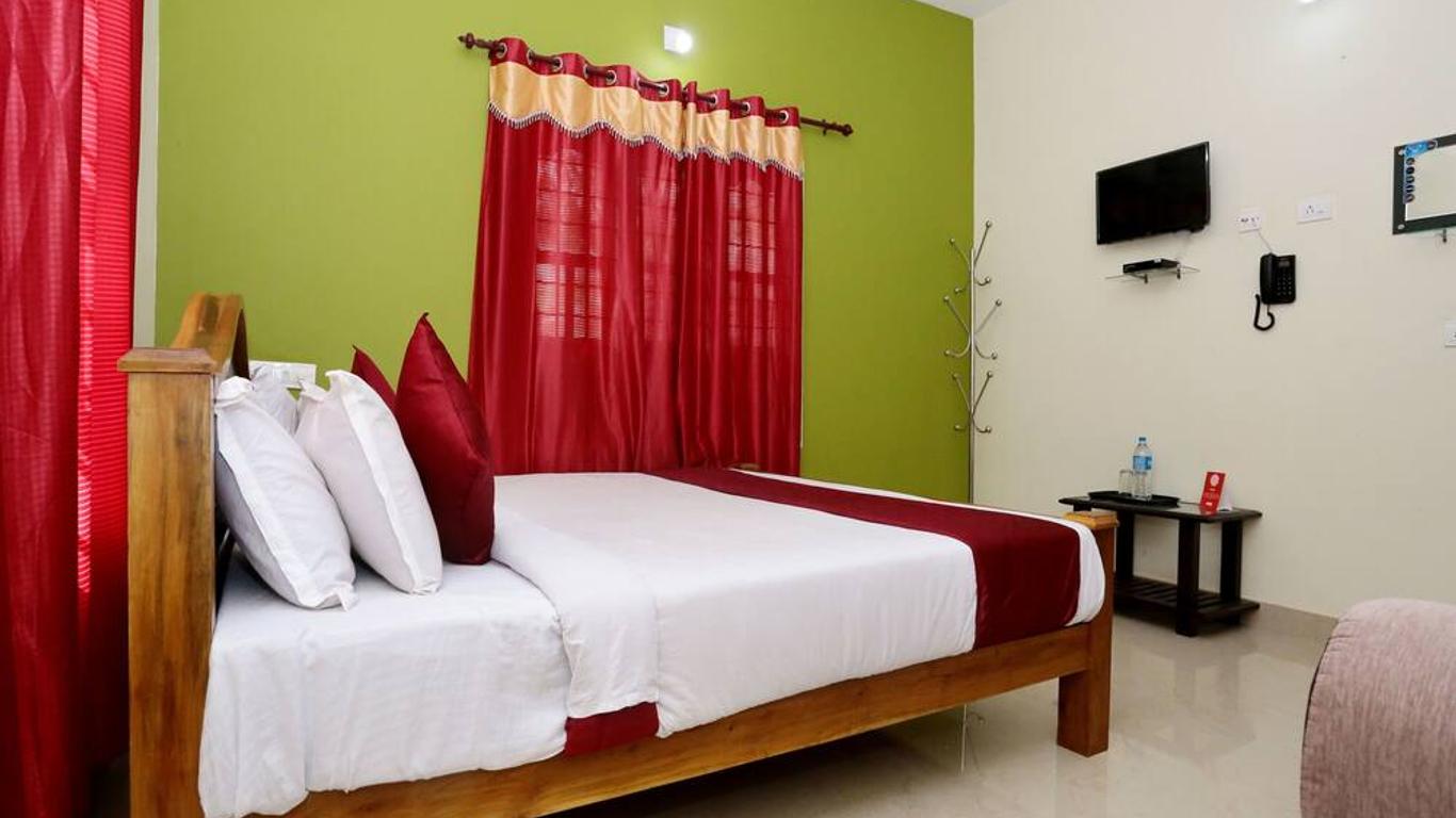 Oyo 10421 La Flora Resorts