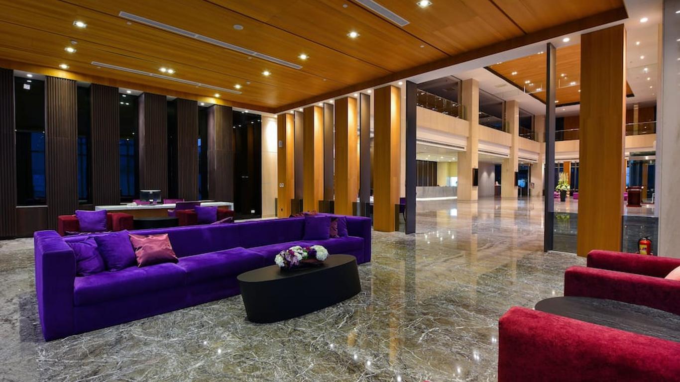 Grand Royal Hotel