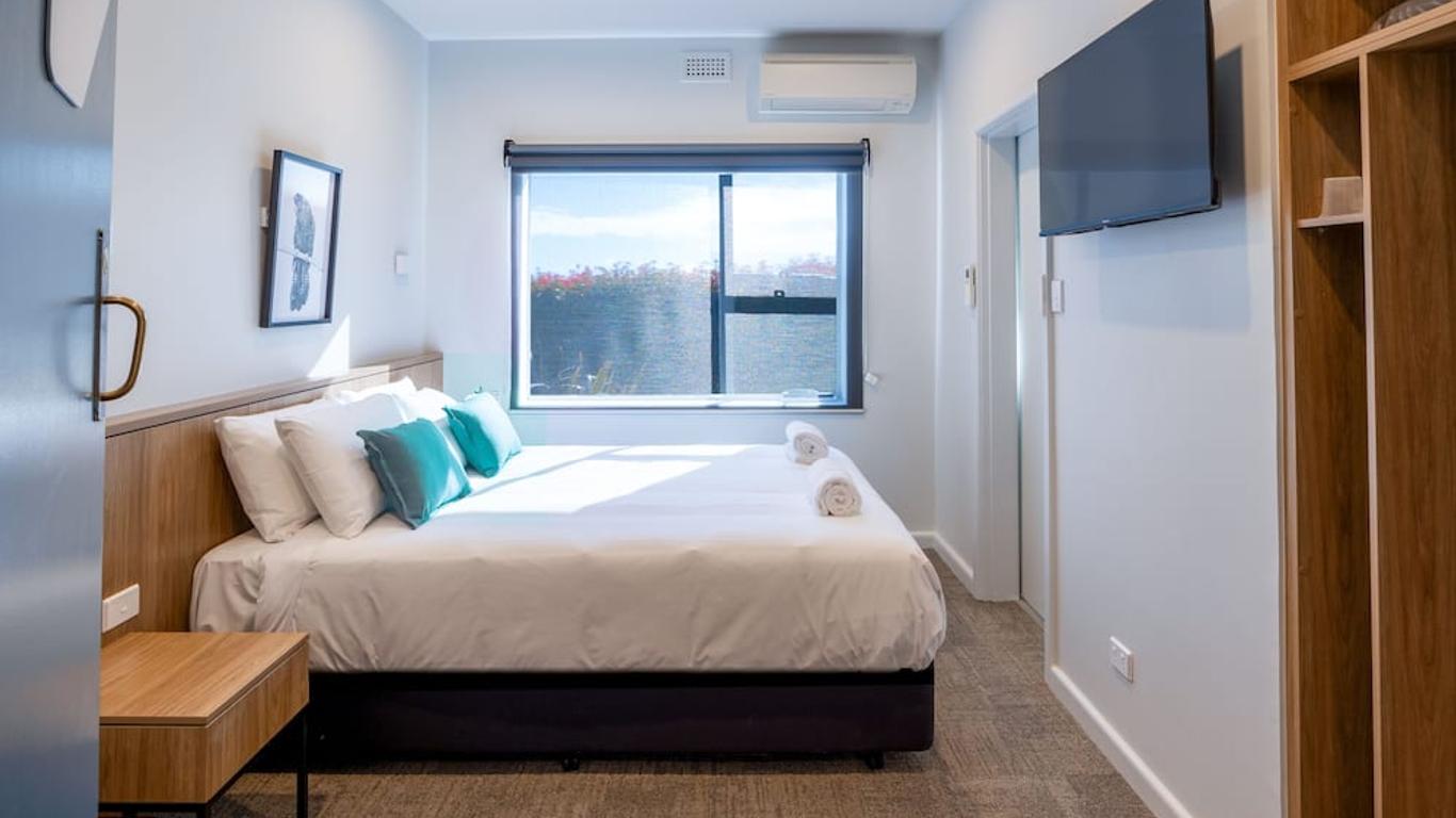 Claremont Hotel Motel