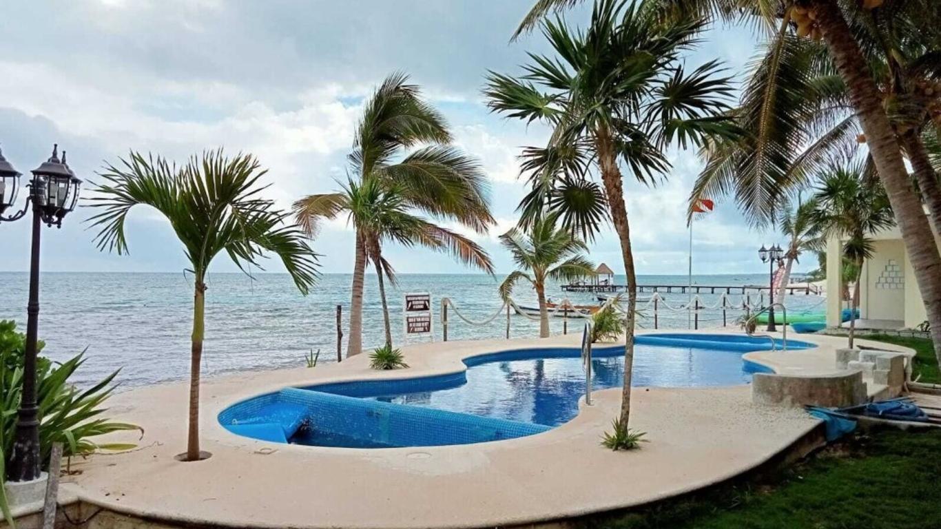 Casa Cenote Hotel