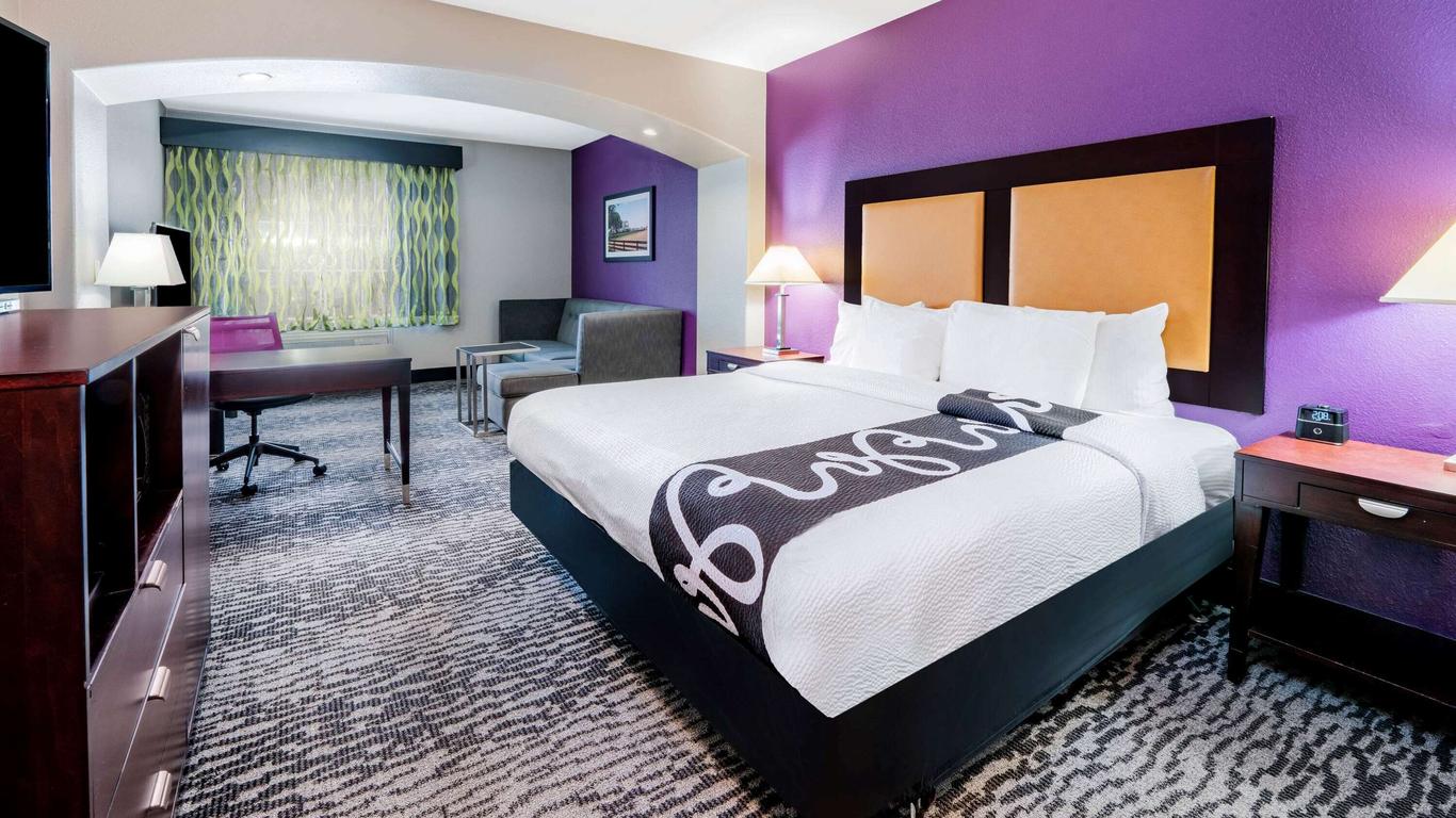 La Quinta Inn & Suites By Wyndham Dfw Airport West - Bedford