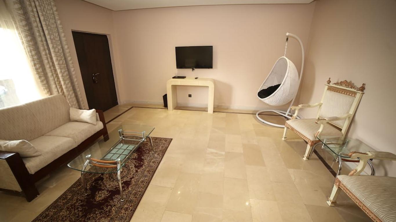 Chinar Family Resort