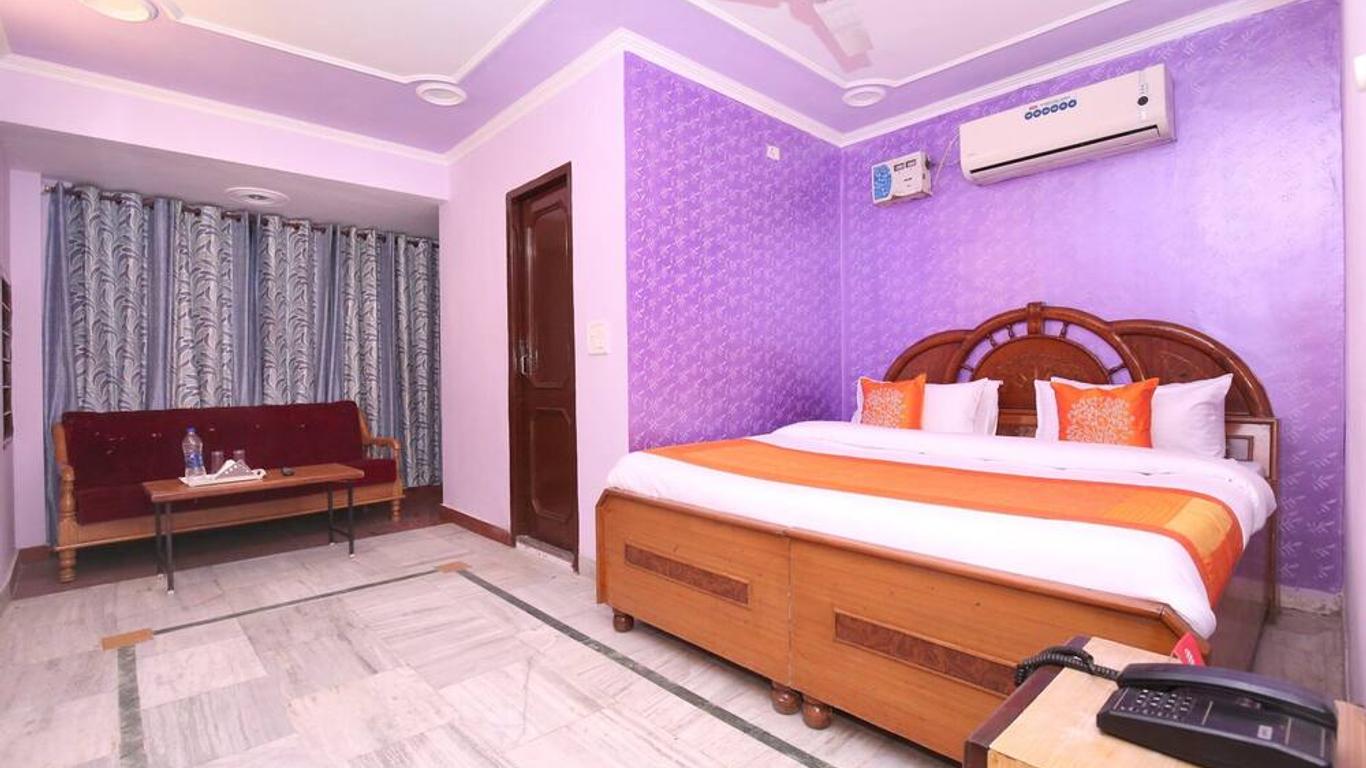 Hotel Rajesh Palace