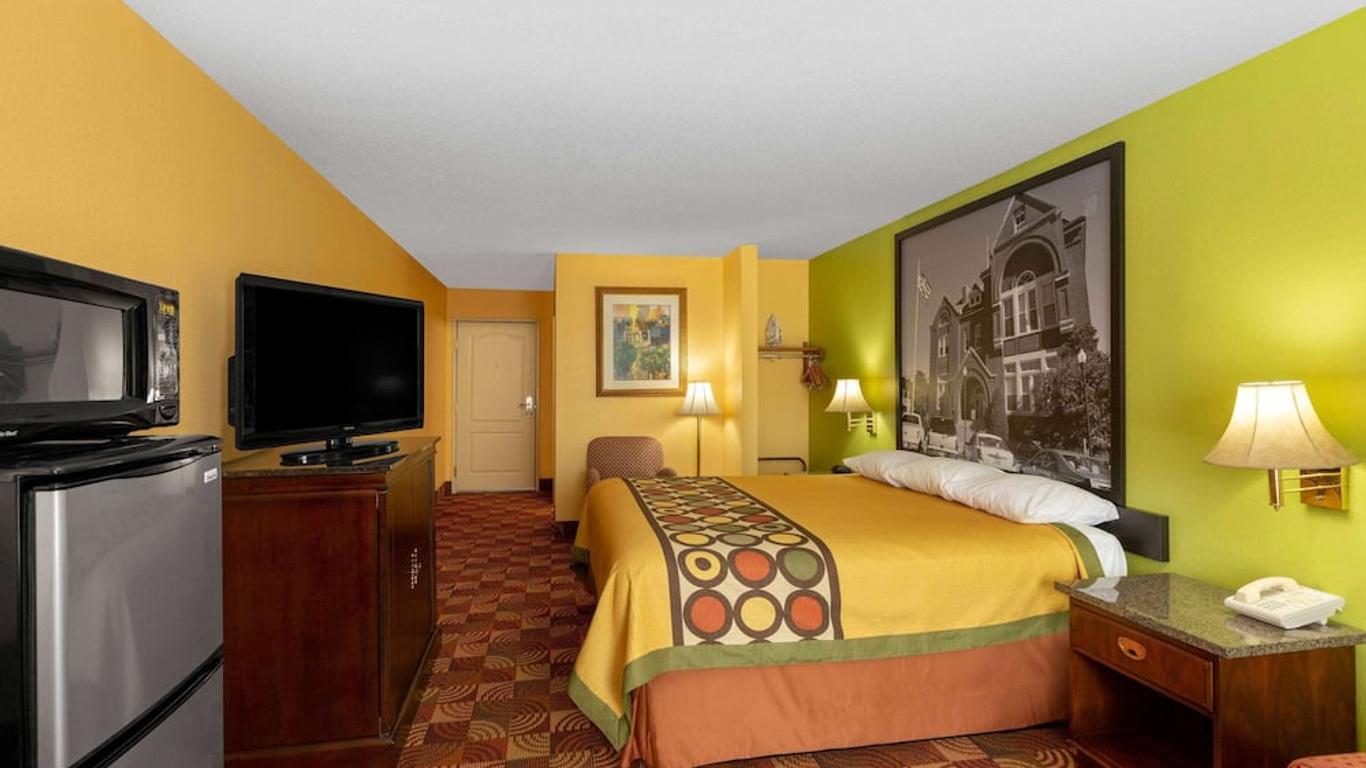 Super 8 by Wyndham Lake of the Ozarks