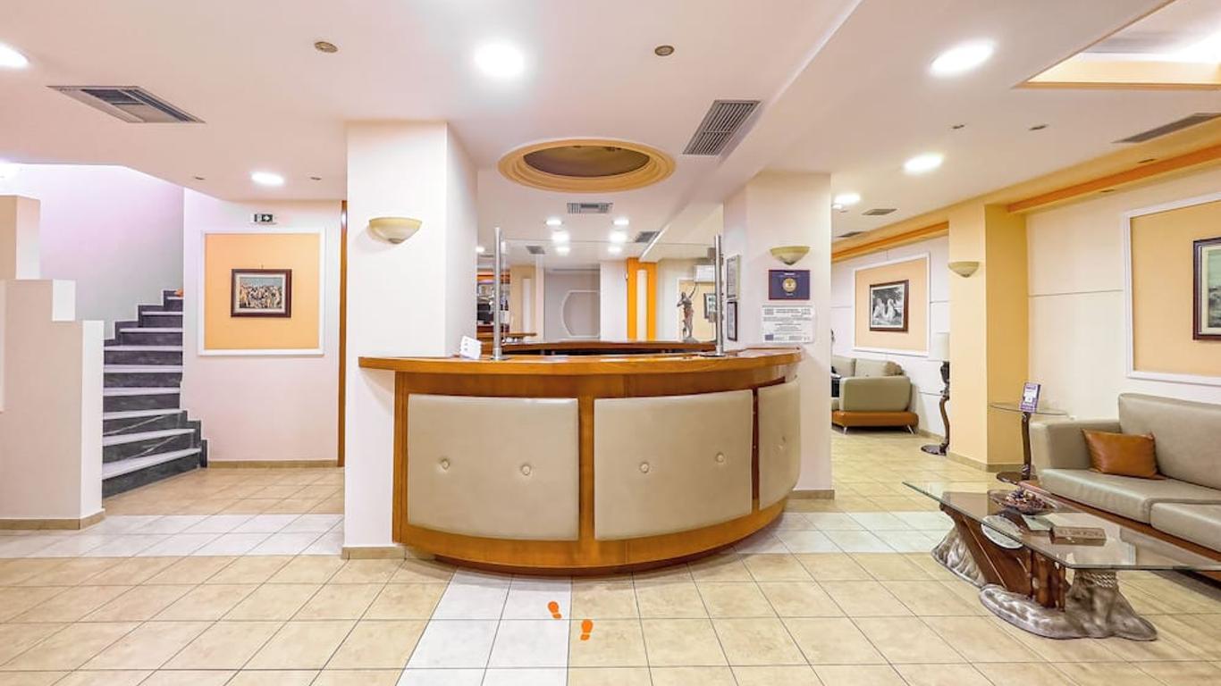Faros 2 Hotel