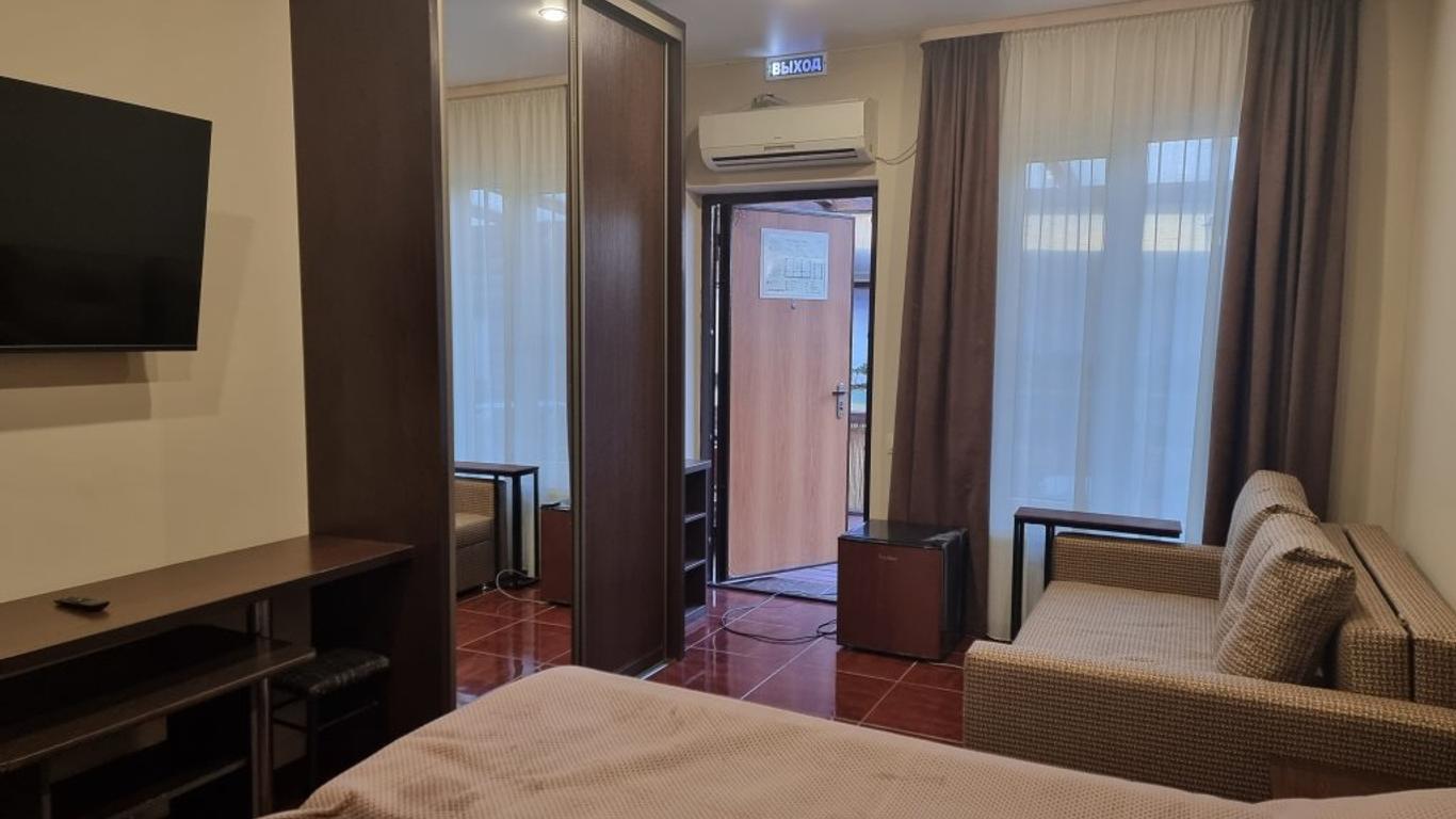 Aleksino Guest House (Laguna)