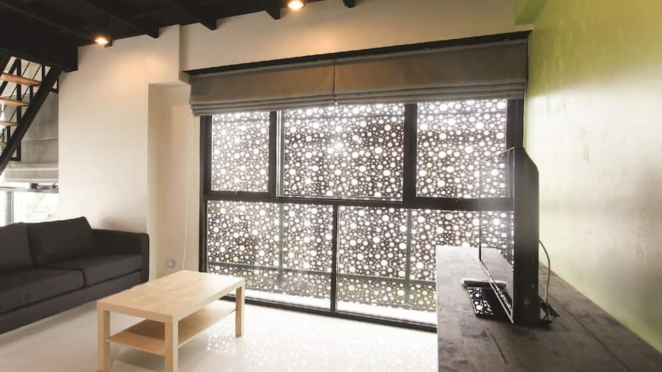 Varrzon Residence